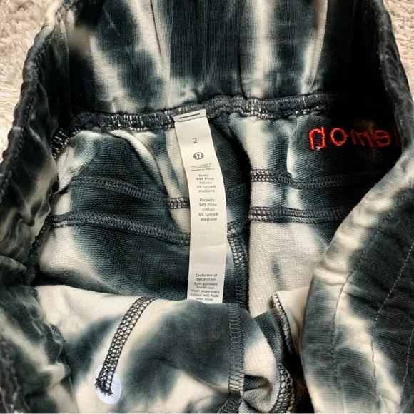 NWOT Lululemon LA High Rise Relaxed Short * Tie Dye Black White